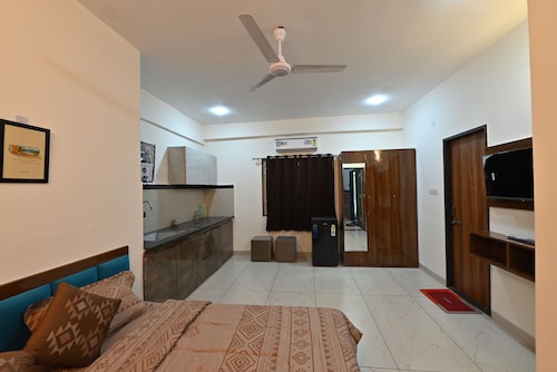 Cozy 1-bedroom apartment in Indore with AC