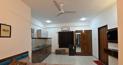 Cozy 1-bedroom apartment in Indore with AC