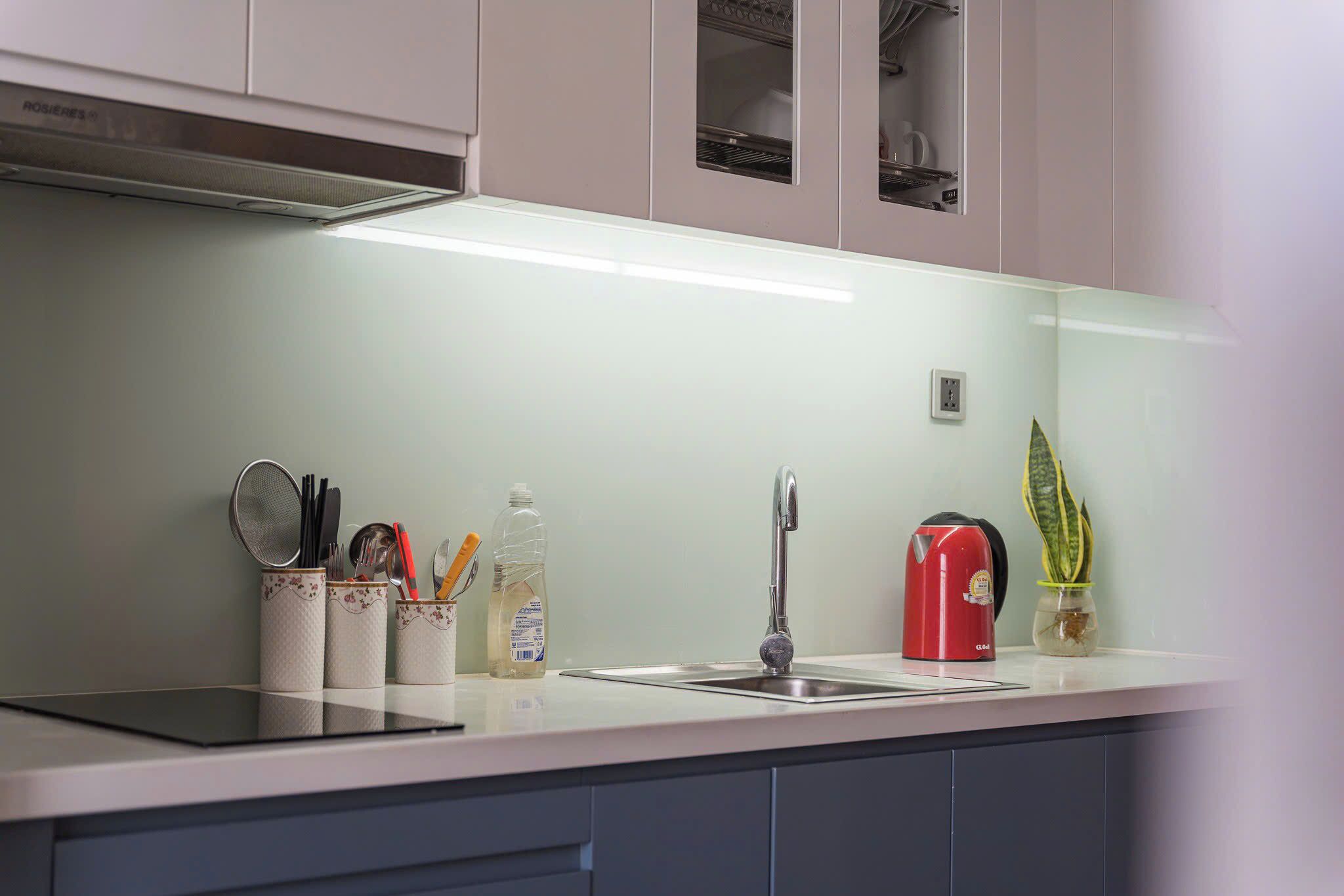 Appartement Confort, 1 grand lit, vue lac | Cuisine privée | Grand réfrigérateur, micro-ondes, plaque de cuisson