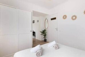 1 chambre, fer et planche à repasser, Wi-Fi, draps fournis