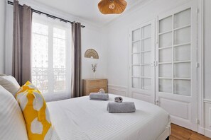 Room - Cozy 3-Bedroom Apartment Near Paris/La Défense/Fondation LV (Suresnes)