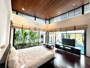 WiFi, bed sheets - Tremendous 3-bedroom house with AC in lovely Tambon Ratsada (Tambon Ratsada)