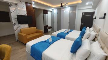 Quarto família | Roupas de cama premium, edredons de pluma, escrivaninha