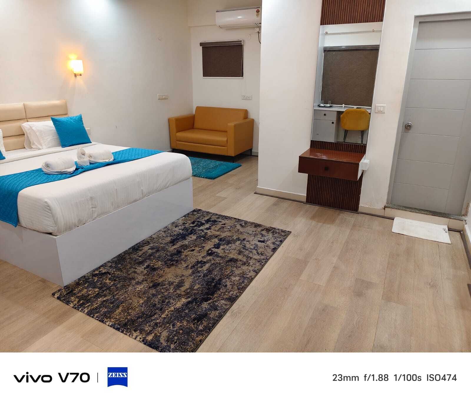 Deluxe Double Room | Ballroom