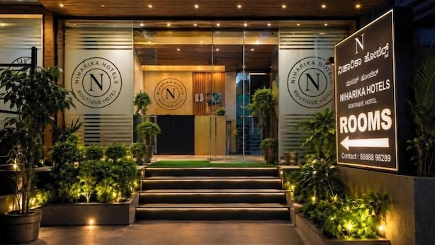 Front of property - Niharika Heights Luxury Hotel (Bengaluru)