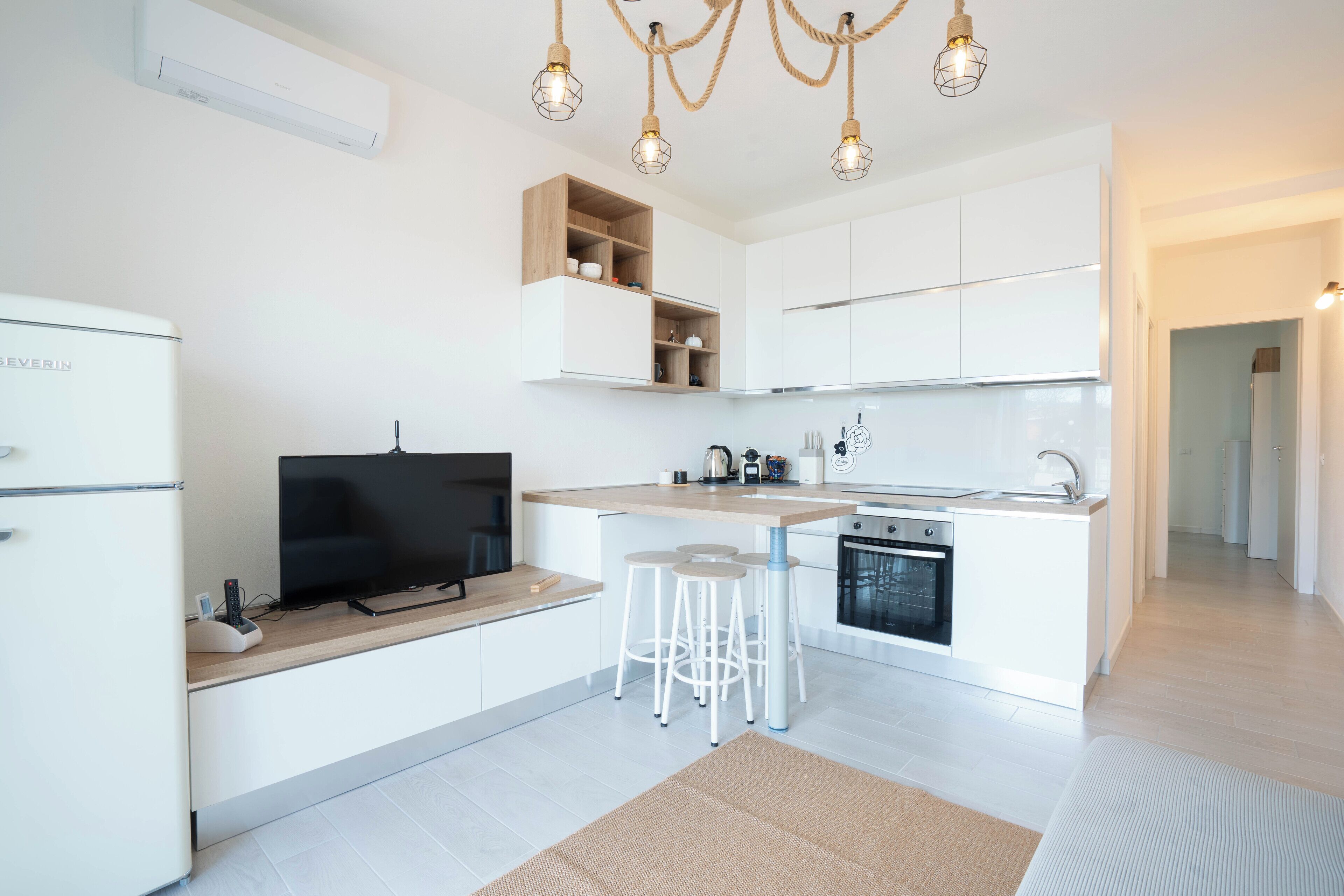 Departamento, vista a la alberca | Cocina privada