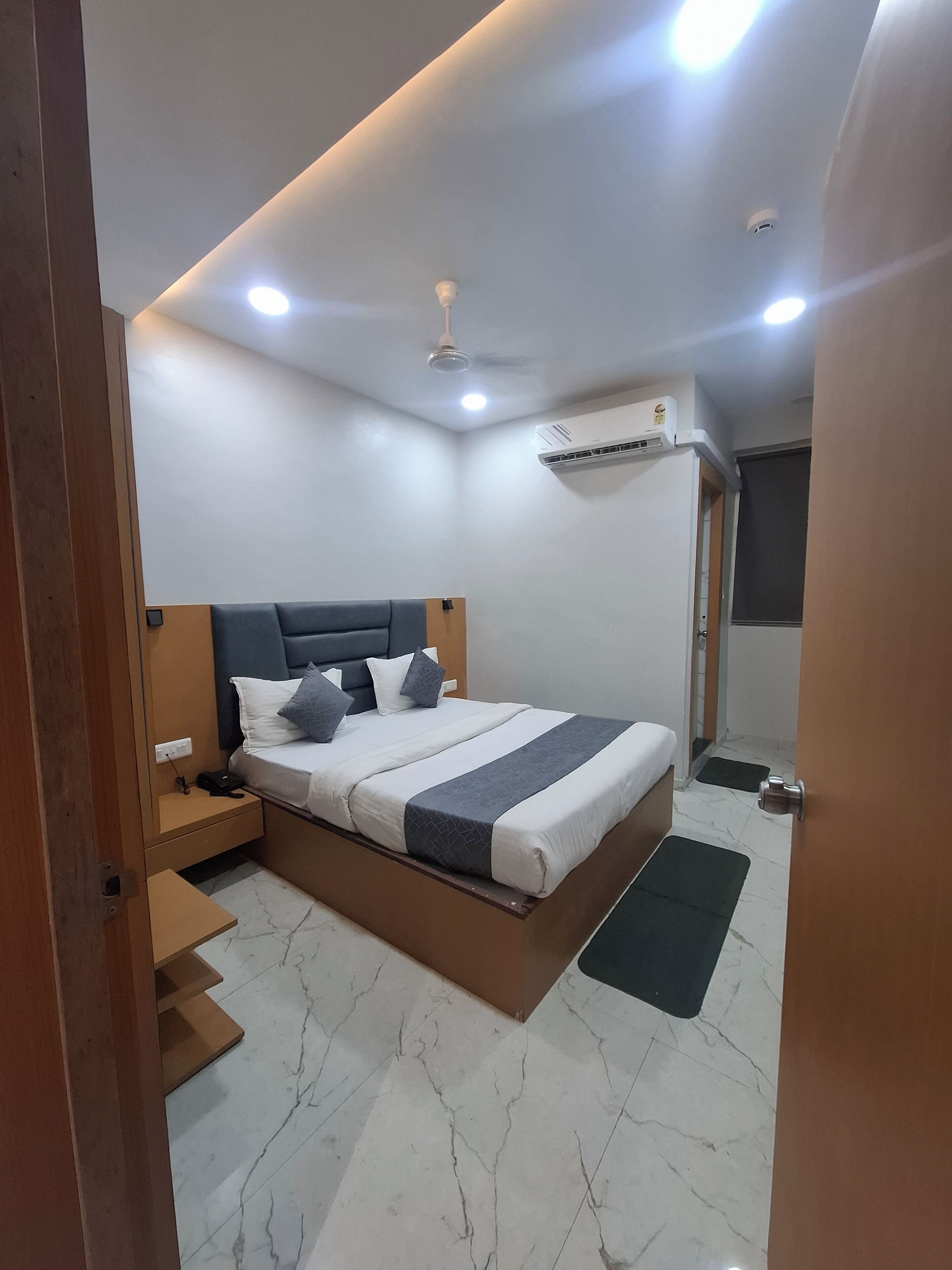 ห้องดีลักซ์ดับเบิล, วิวเมือง | โต๊ะทำงาน, พื้นที่ทำงานแบบใช้แล็ปท็อป, เตารีด/โต๊ะรีดผ้า, Wi-Fi ฟรี