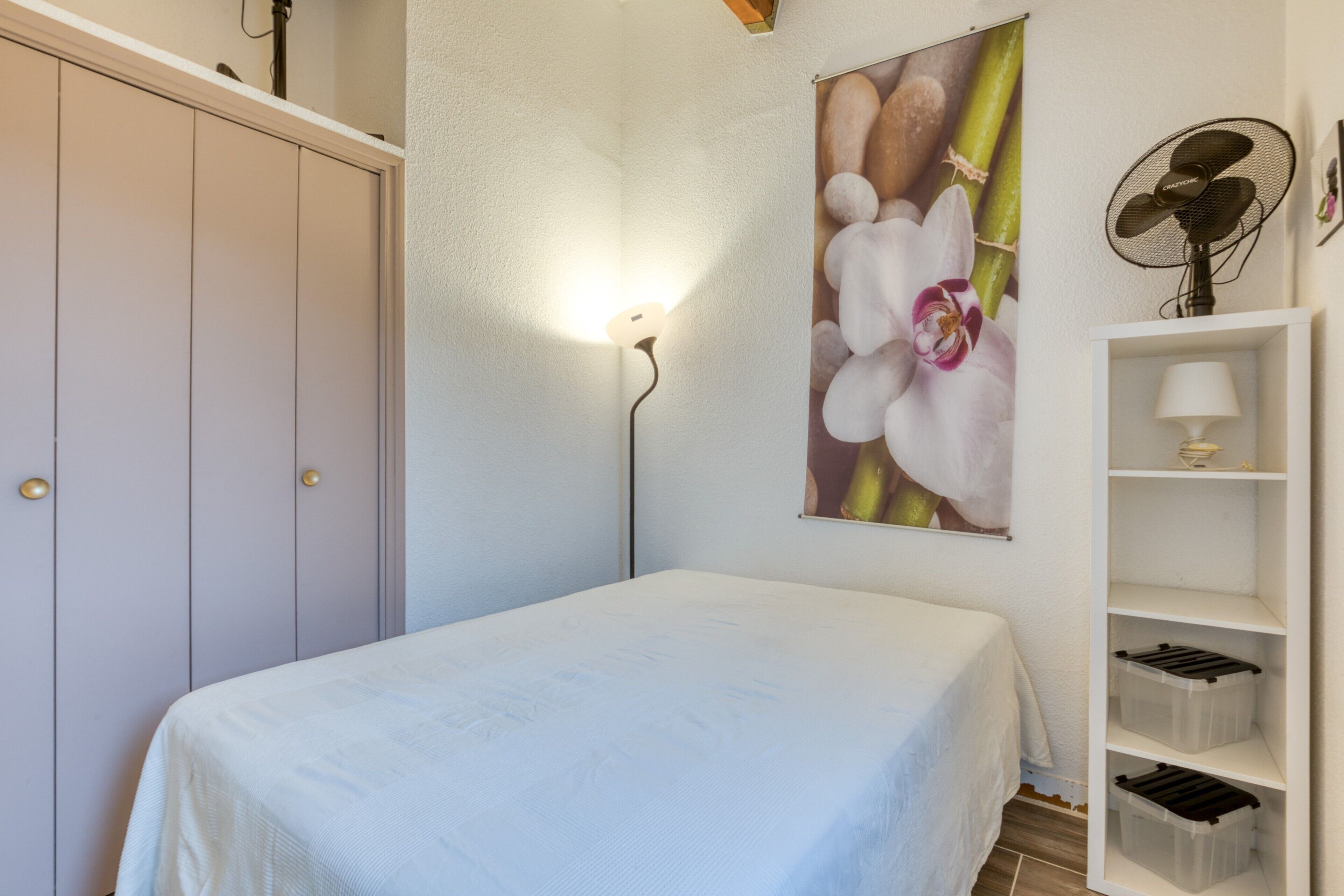 Tabla de planchar con plancha 