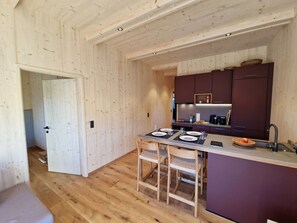 Ofen, Geschirrspüler, Hochstuhl