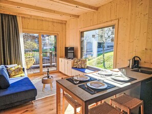 TV - Lovely apartment for 4 people with WIFI, TV and terrace (Fügen)
