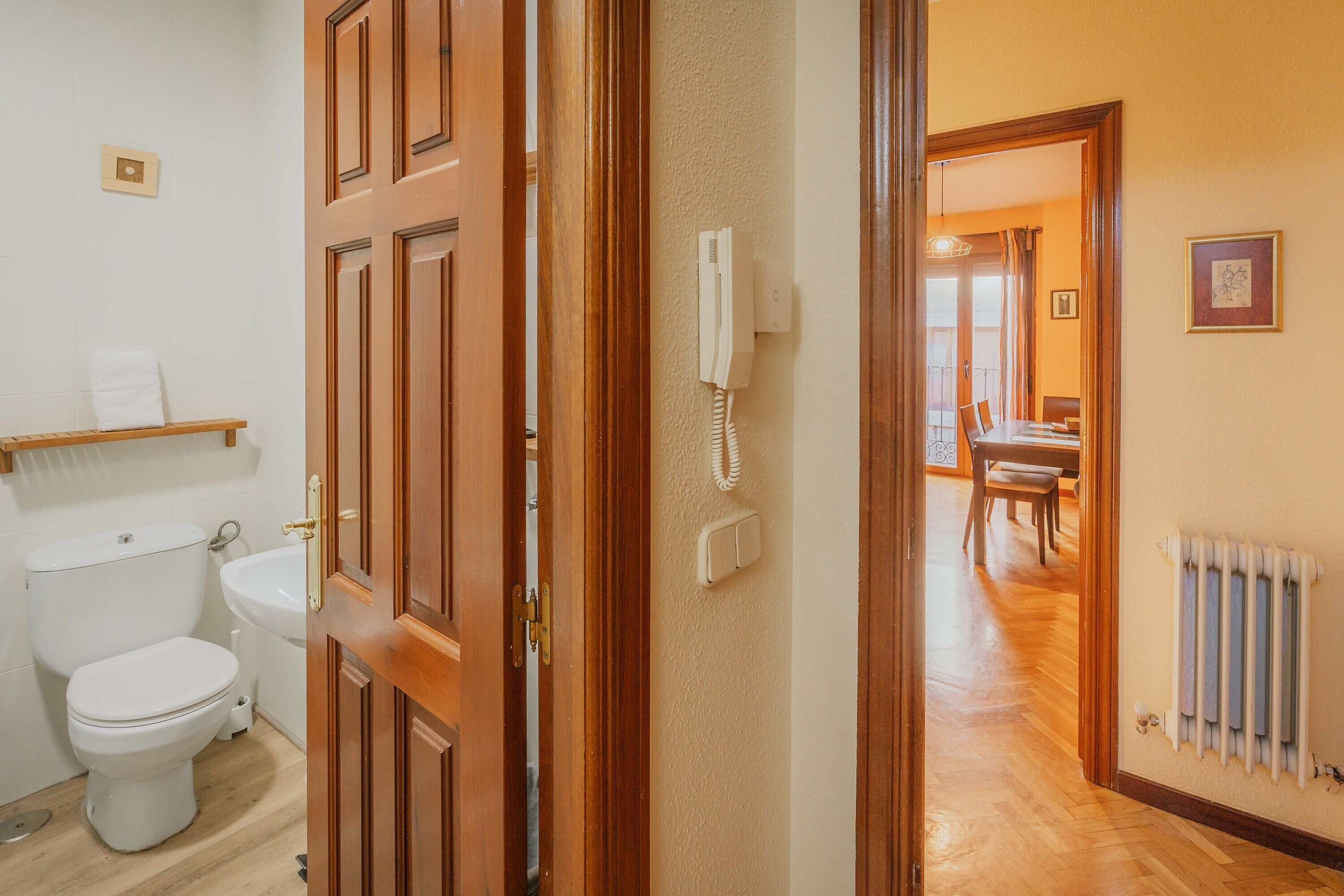 Dusch, hårtork och handdukar