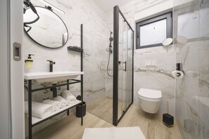 Hair dryer, towels, soap, toilet paper - Villa Tria Quercus -  Rooftop Pool Oasis (Vodice)