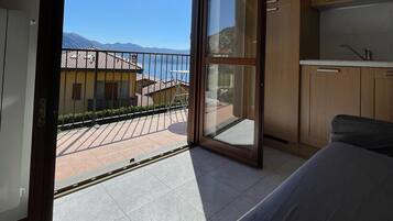 2 bedrooms, WiFi (free), bed sheets