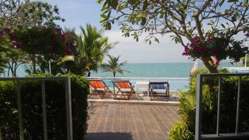 Kamar Double Deluks, pemandangan laut | Teras/patio