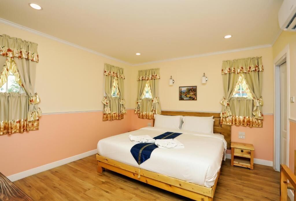 Family Villa, Sea View | Laptop workspace, free WiFi