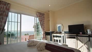 Laptop workspace, free WiFi