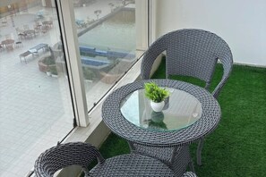 Outdoor dining - Cozy Yards Luxury Urban Studio | Peaceful, Secure & Effortless Stay (Noida)