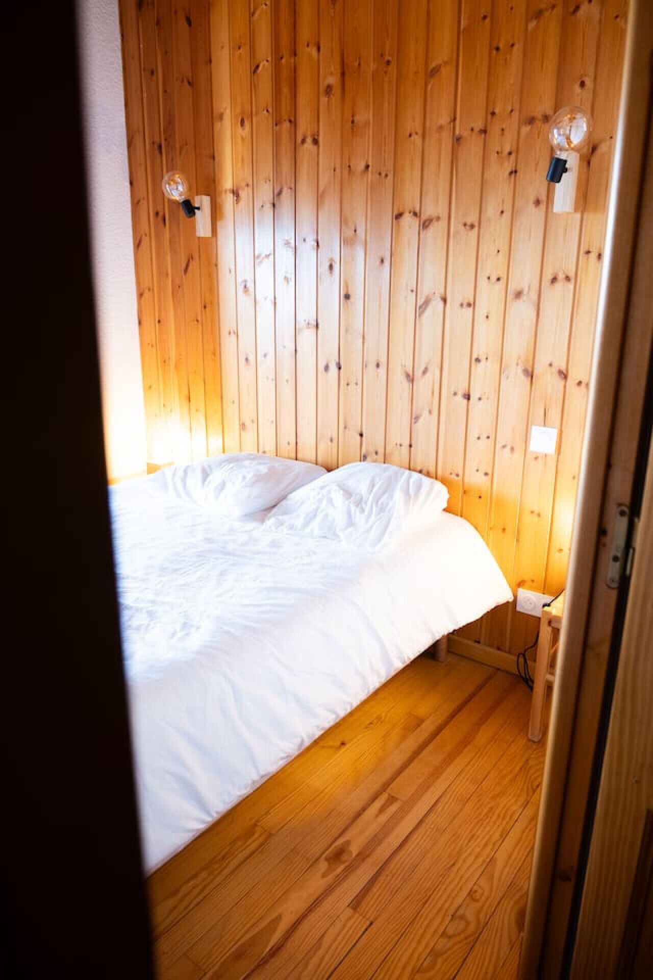 4 bedrooms, WiFi, bed sheets