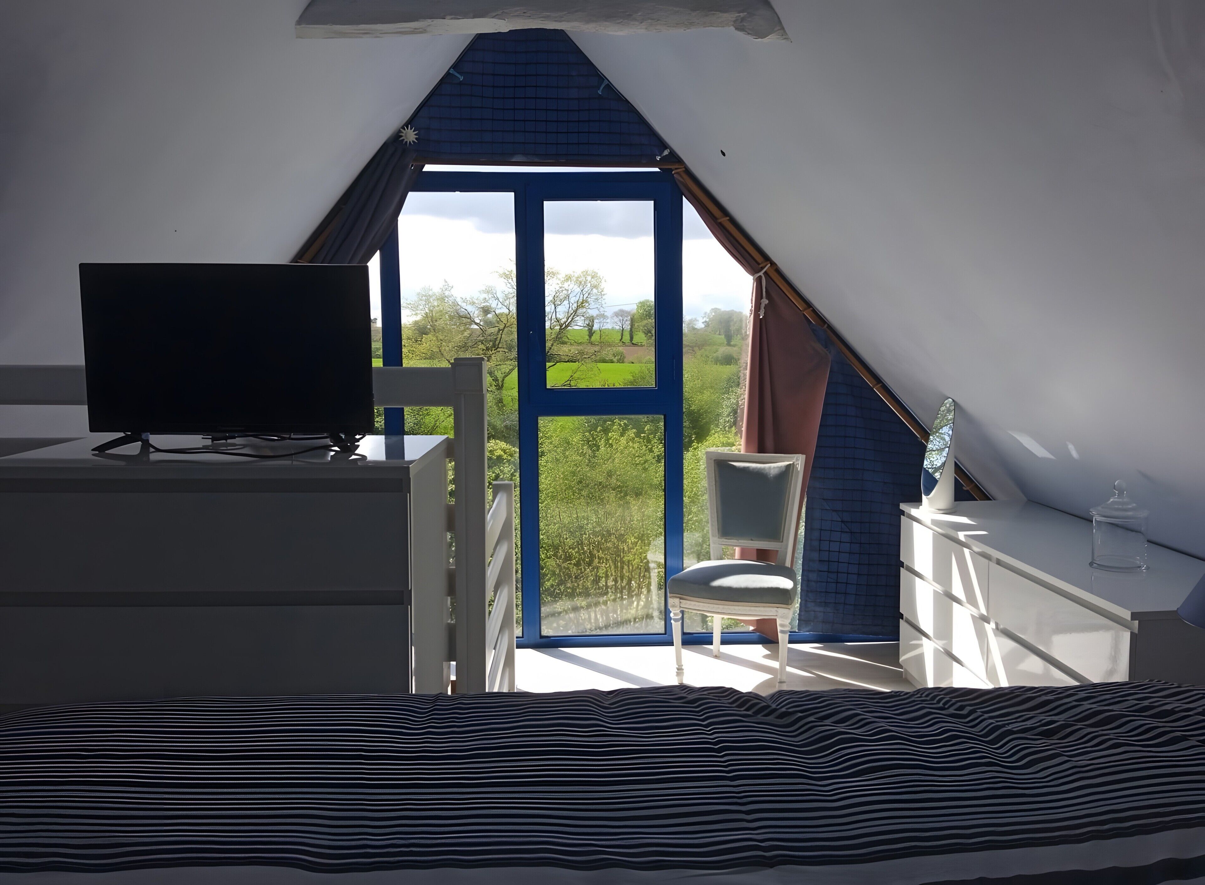 Een strijkplank/strijkijzer, wifi