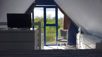 Iron/ironing board, WiFi