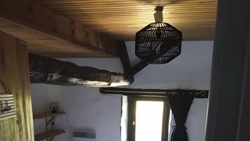 Tabla de planchar con plancha y wifi