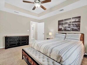 3 slaapkamers, een bureau, een strijkplank/strijkijzer, wifi