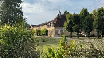 Enceinte de lâhĂ©bergement