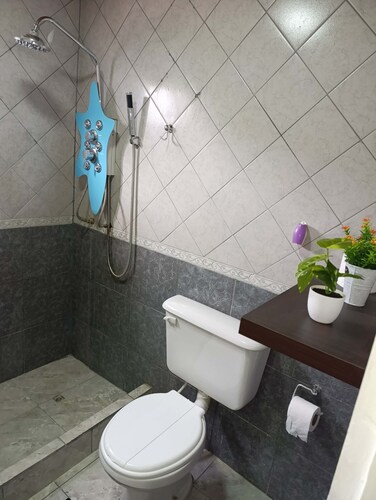 Casa completa, confortable y bien ubicada cerca del centro y Ruta 3