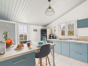 Fridge, microwave, oven, dishwasher - 800m from beach, lovely house for 6 with garden (Barbâtre)