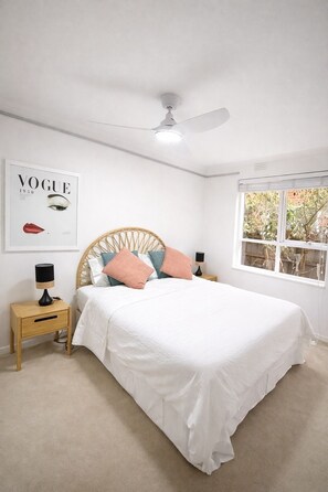 Fer et planche à repasser, Wi-Fi, literie fournie