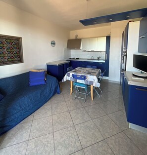 Interior - Lo scoglietto apartment 20 mt from the sea (Rosignano Solvay)