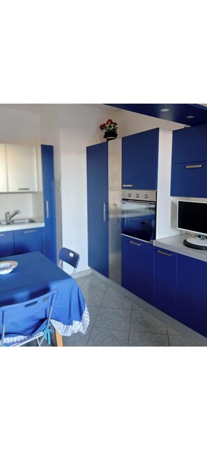 Interior - Lo scoglietto apartment 20 mt from the sea (Rosignano Solvay)