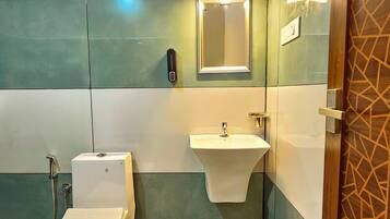 Shower, free toiletries, towels, soap