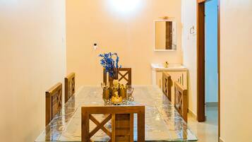 Cottage | Dining room