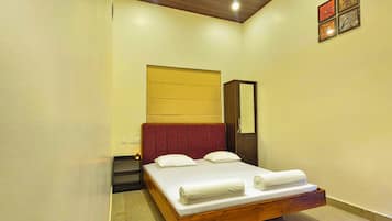 Standard Room | Desk, free WiFi