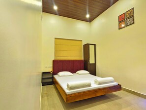 Standard Room - Mamoksha Riverdale (Wayanad)