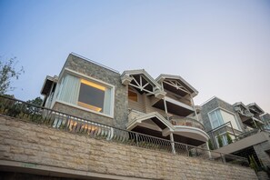 Exterior - ELIVAAS prive The Royce Lilly Luxe 4 BHK (Kasauli)