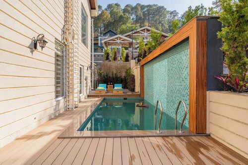 ELIVAAS prive The Royce Lilly Luxe 4 BHK