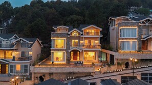 Exterior - ELIVAAS prive The Royce Lilly Luxe 4 BHK (Kasauli)