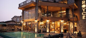 ELIVAAS prive The Royce Lilly Luxe 4 BHK