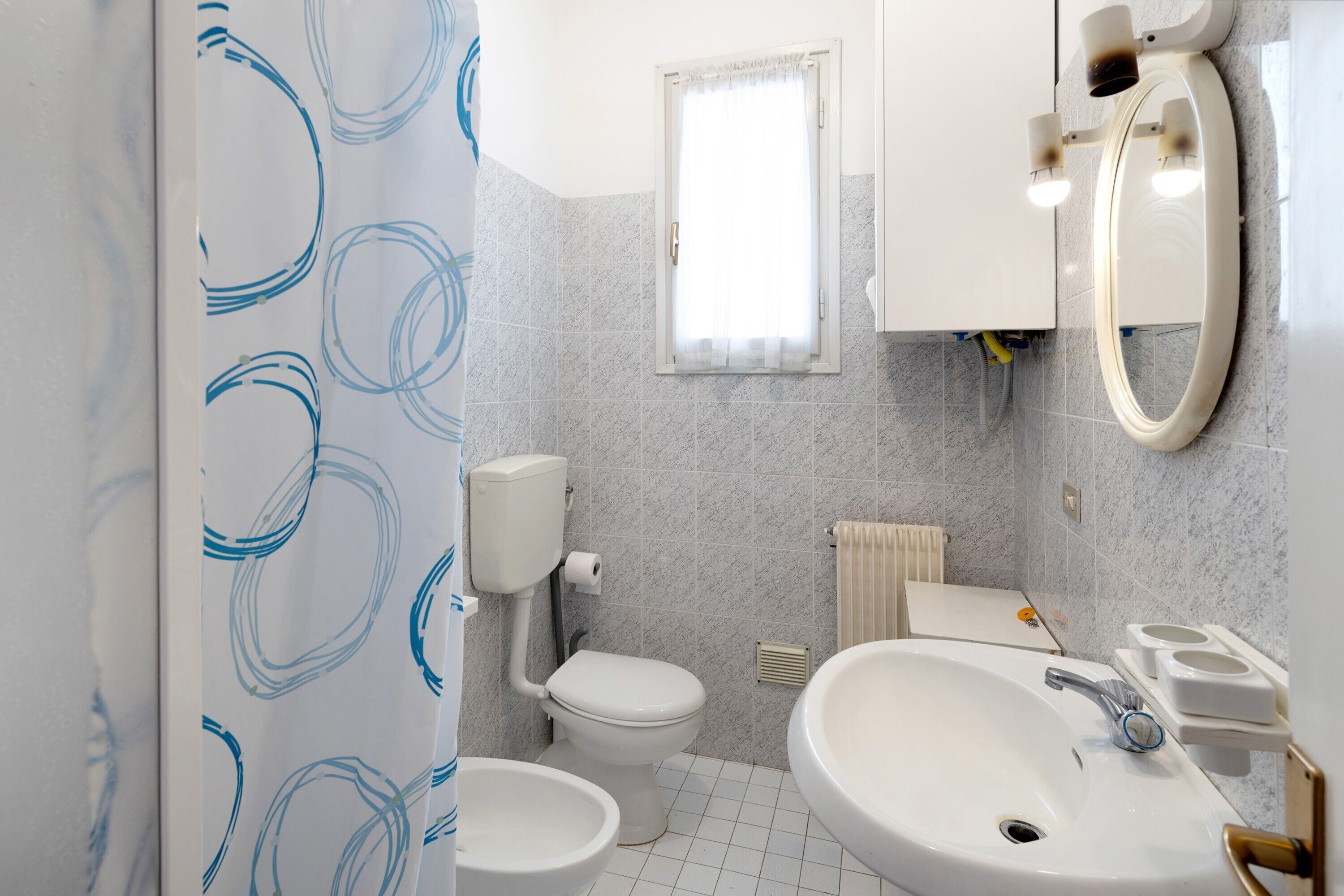 Shower, towels
