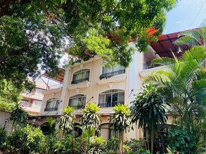 Exterior - Kiana's Funstay (Lonavala)