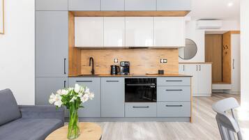 Leilighet (12/9) | Eget kjøkken | Kjøleskap, ovn, kokeplater og oppvaskmaskin