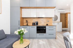 Leilighet (12/9) | Eget kjøkken | Kjøleskap, ovn, kokeplater og oppvaskmaskin