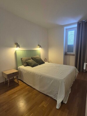 Bügeleisen/Bügelbrett, Internetzugang, Bettwäsche