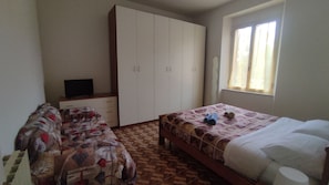 2 bedrooms, iron/ironing board, bed sheets - Apartment Perugia Hospital University 2bedr (Perugia)