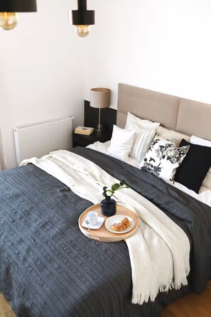 4 habitaciones, escritorio, tabla de planchar con plancha y wifi gratis 