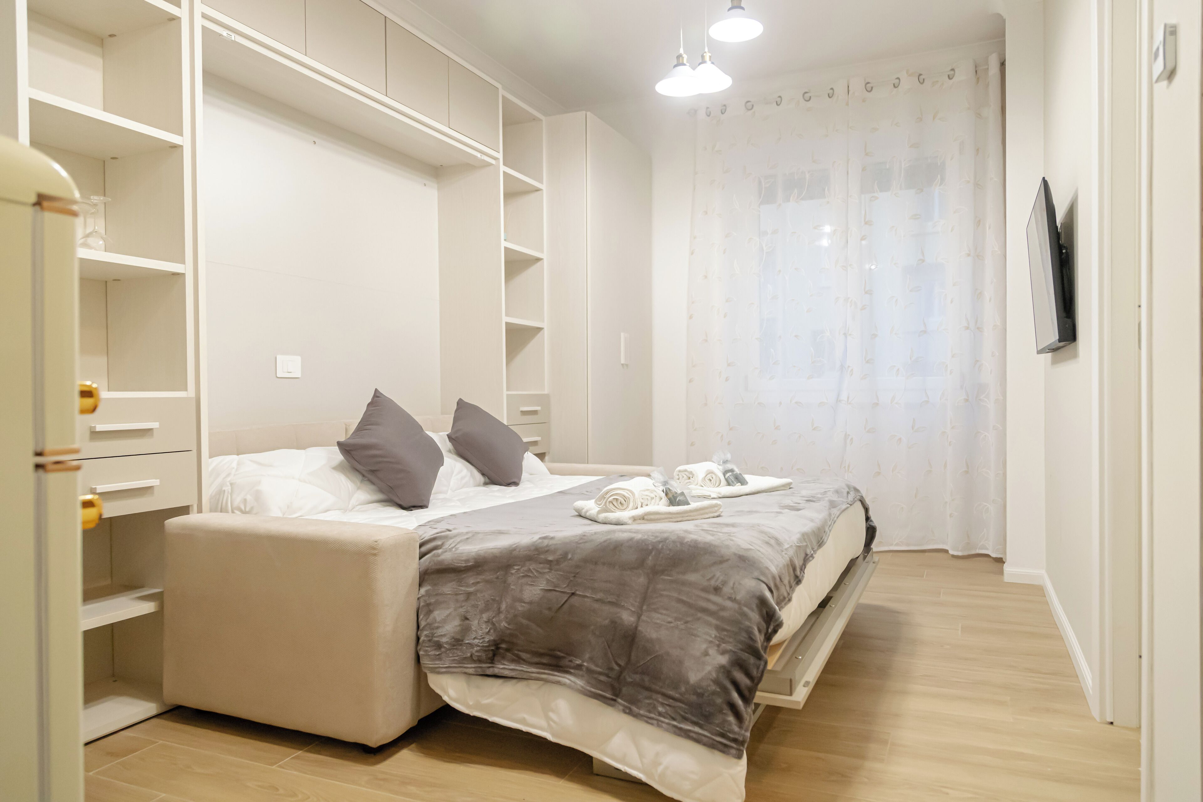 Desk, iron/ironing board, free WiFi