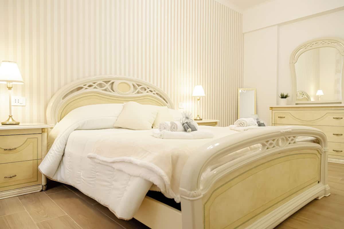 Desk, iron/ironing board, free WiFi