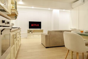 Appartamento, vista città | Interni